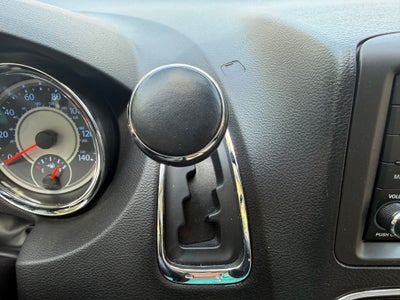2016 Chrysler Town & Country Limited Platinum