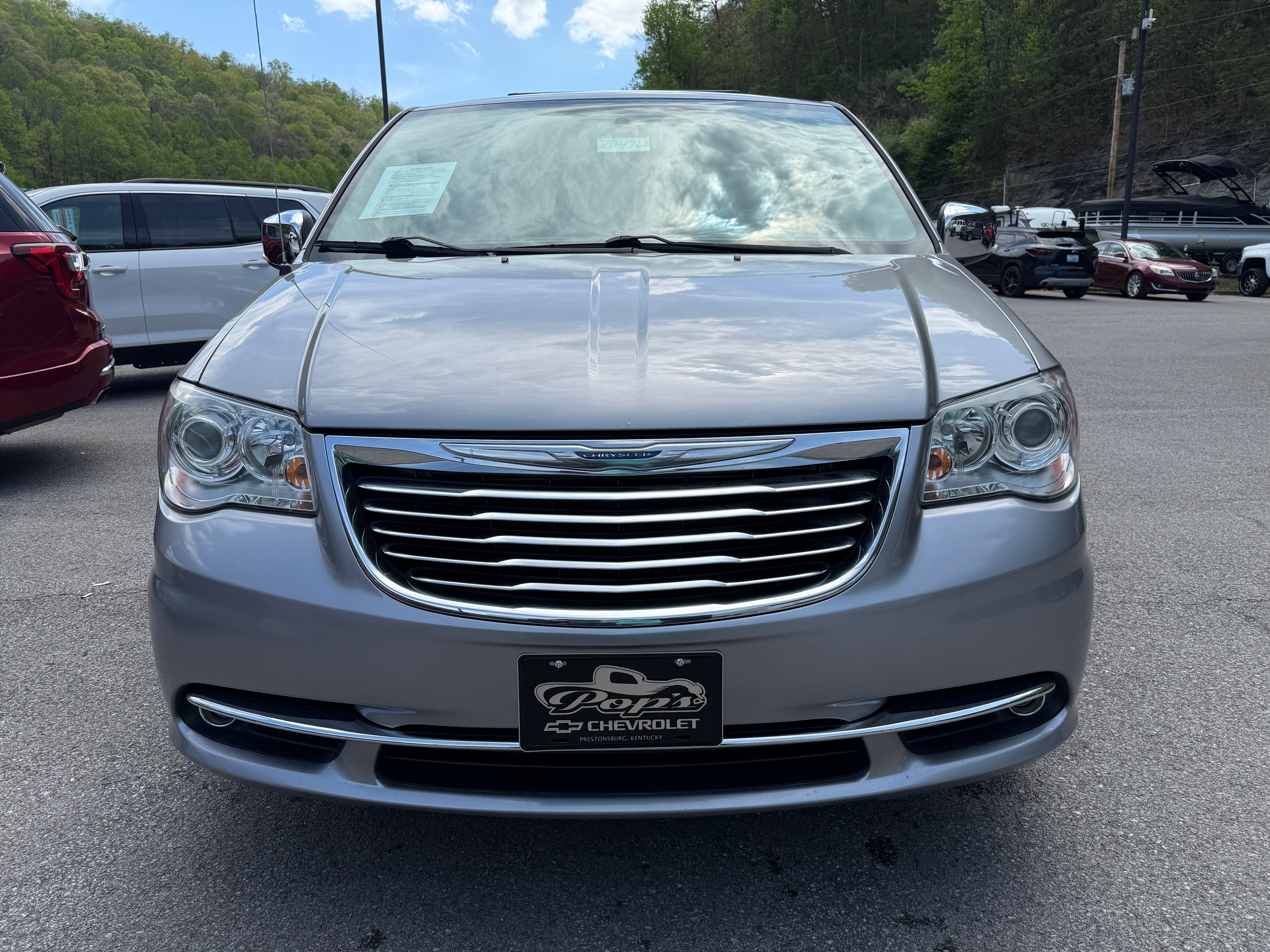 2016 Chrysler Town & Country Limited Platinum