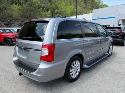 2016 Chrysler Town & Country Limited Platinum