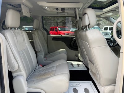 2016 Chrysler Town & Country Limited Platinum