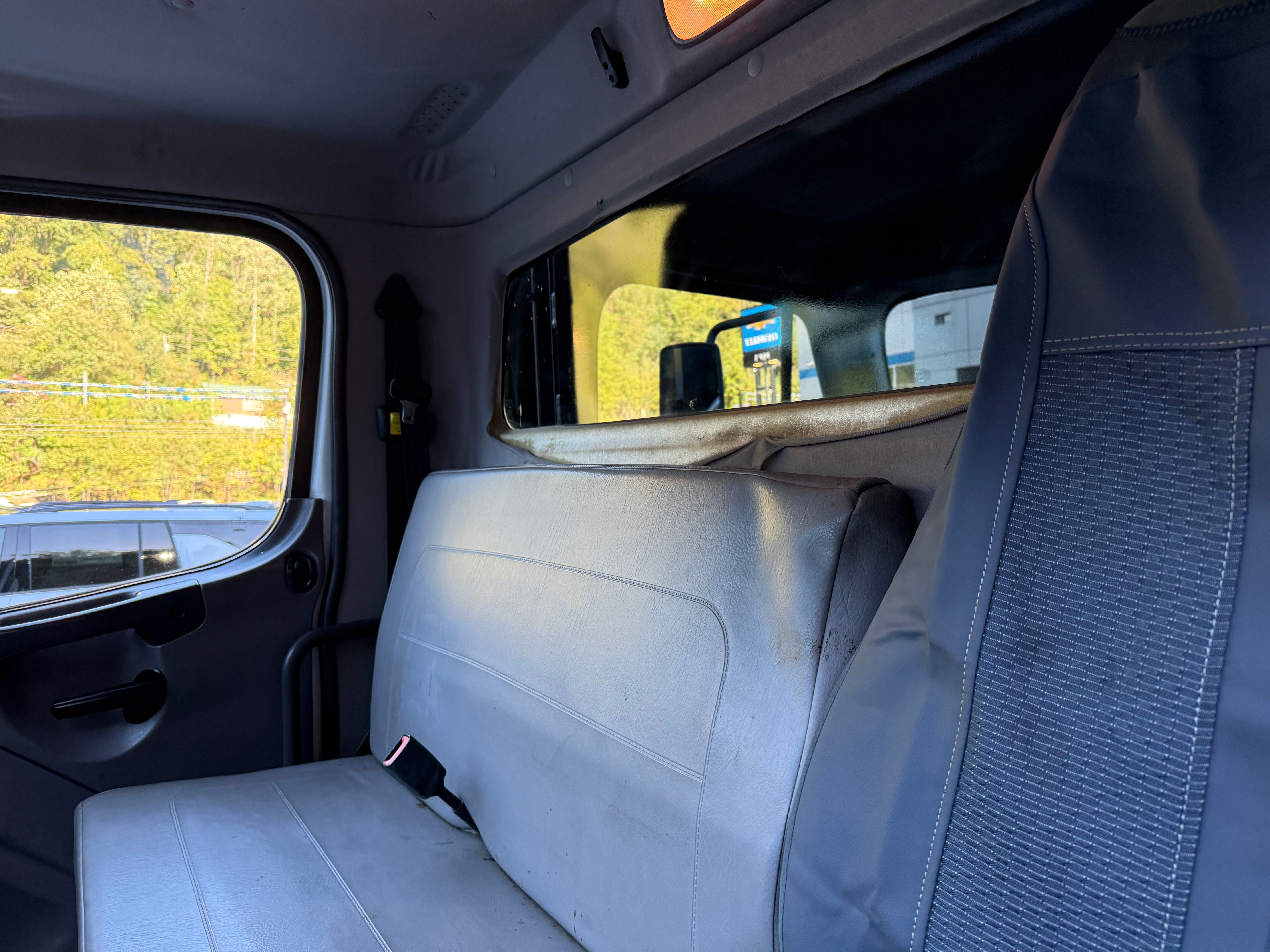 2016 Freightliner M2 Base