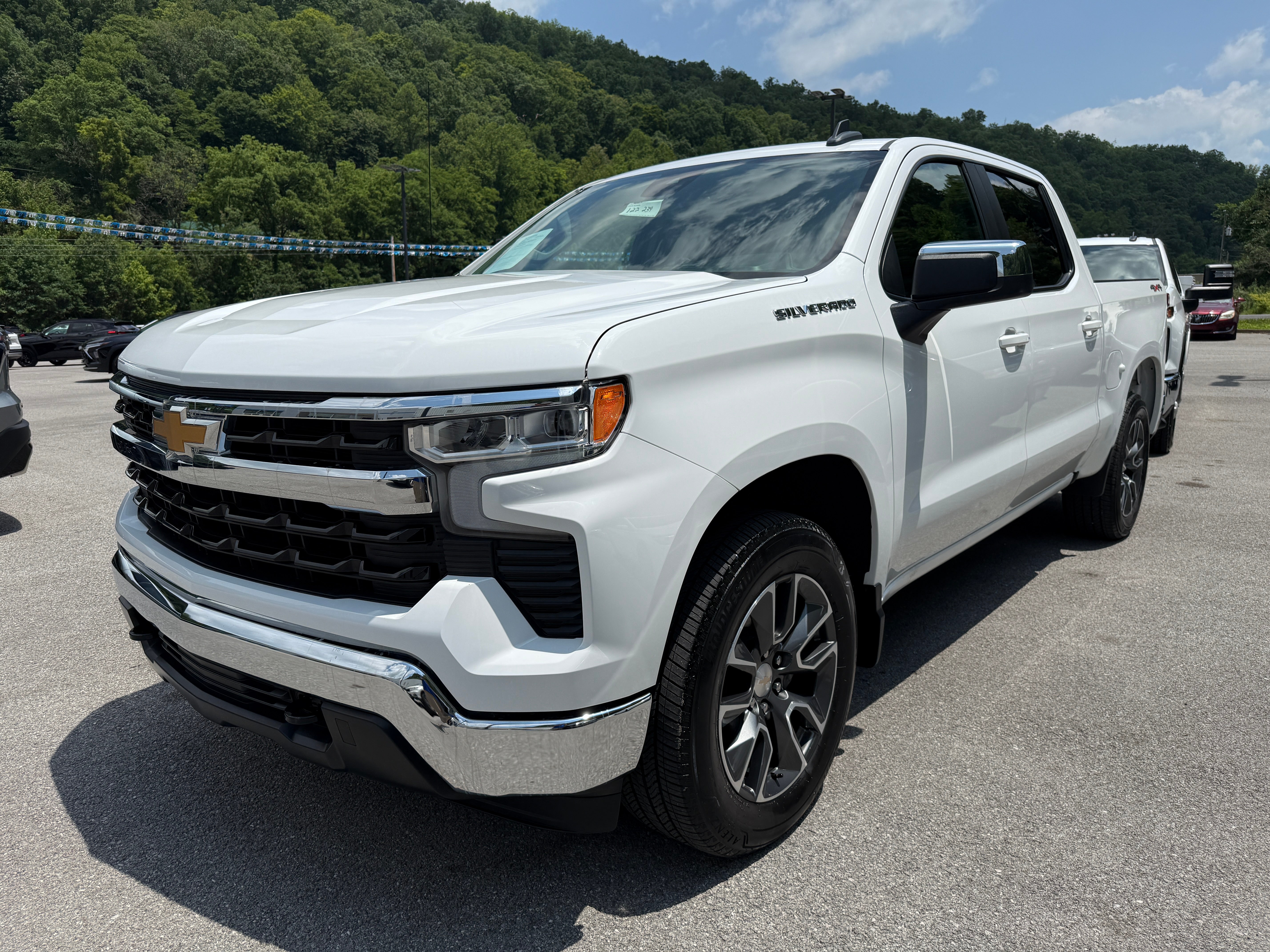 2024 Chevrolet Silverado 1500 LT (2FL)