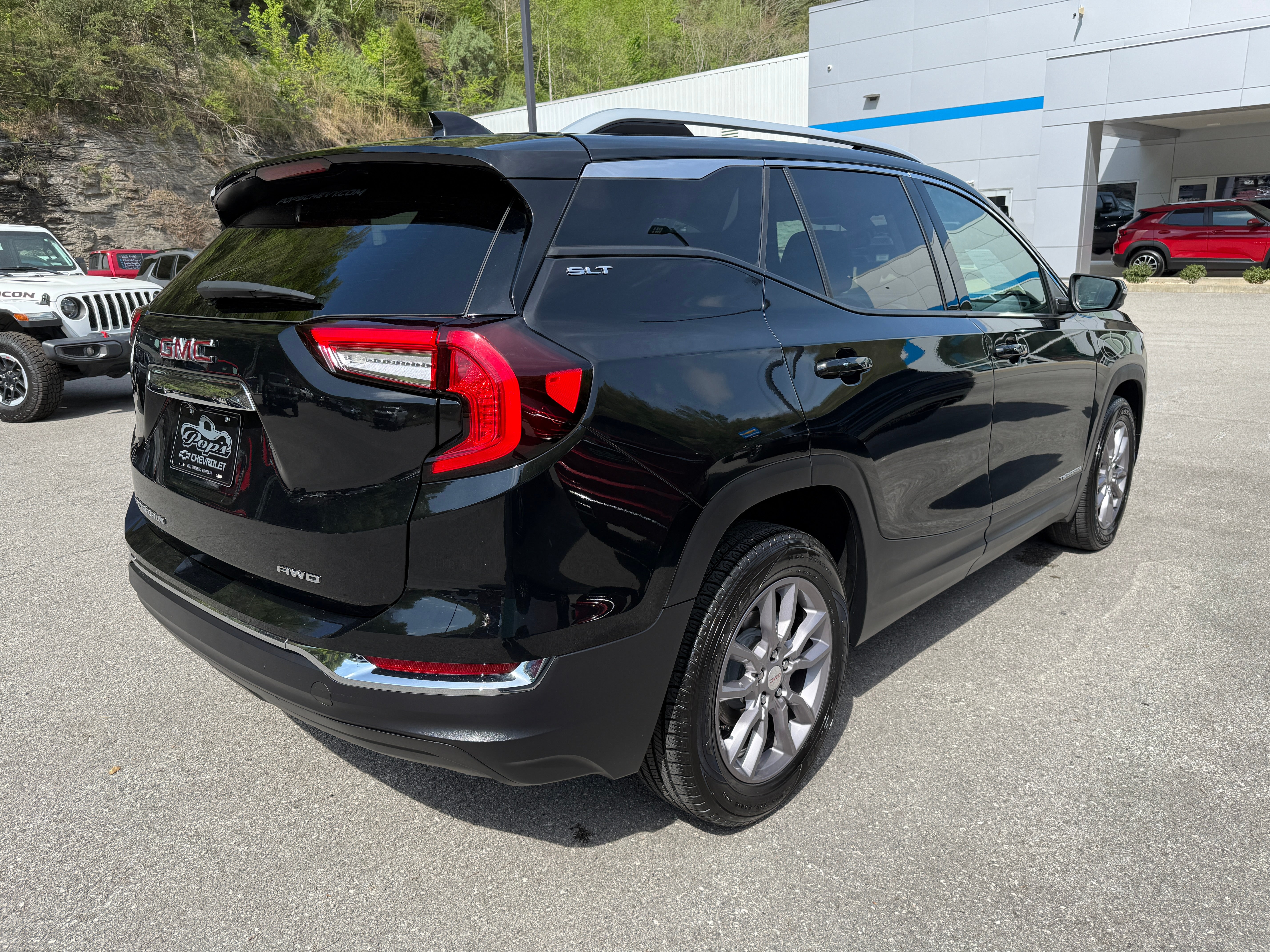 2024 GMC Terrain SLT