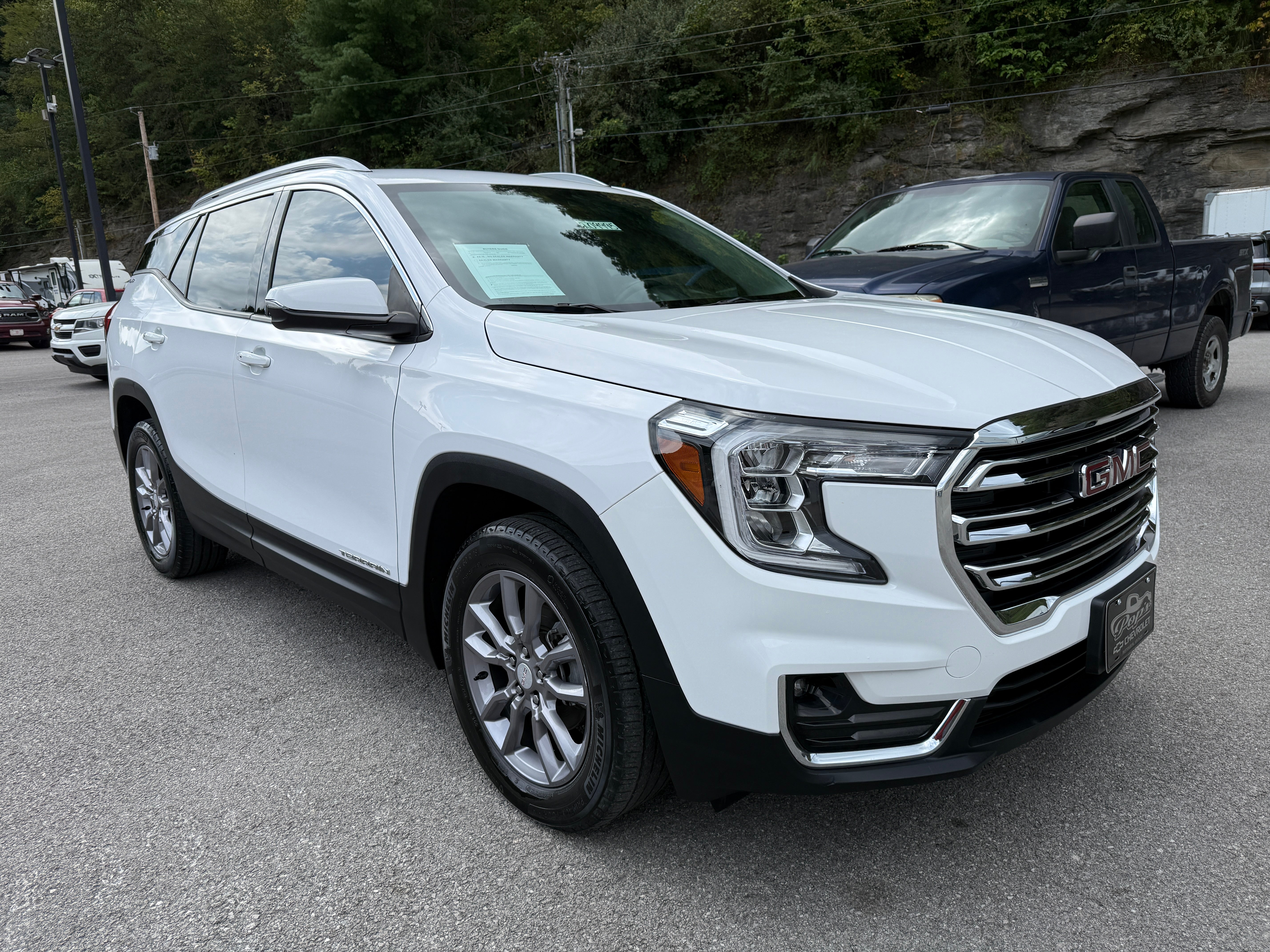 2023 GMC Terrain SLT