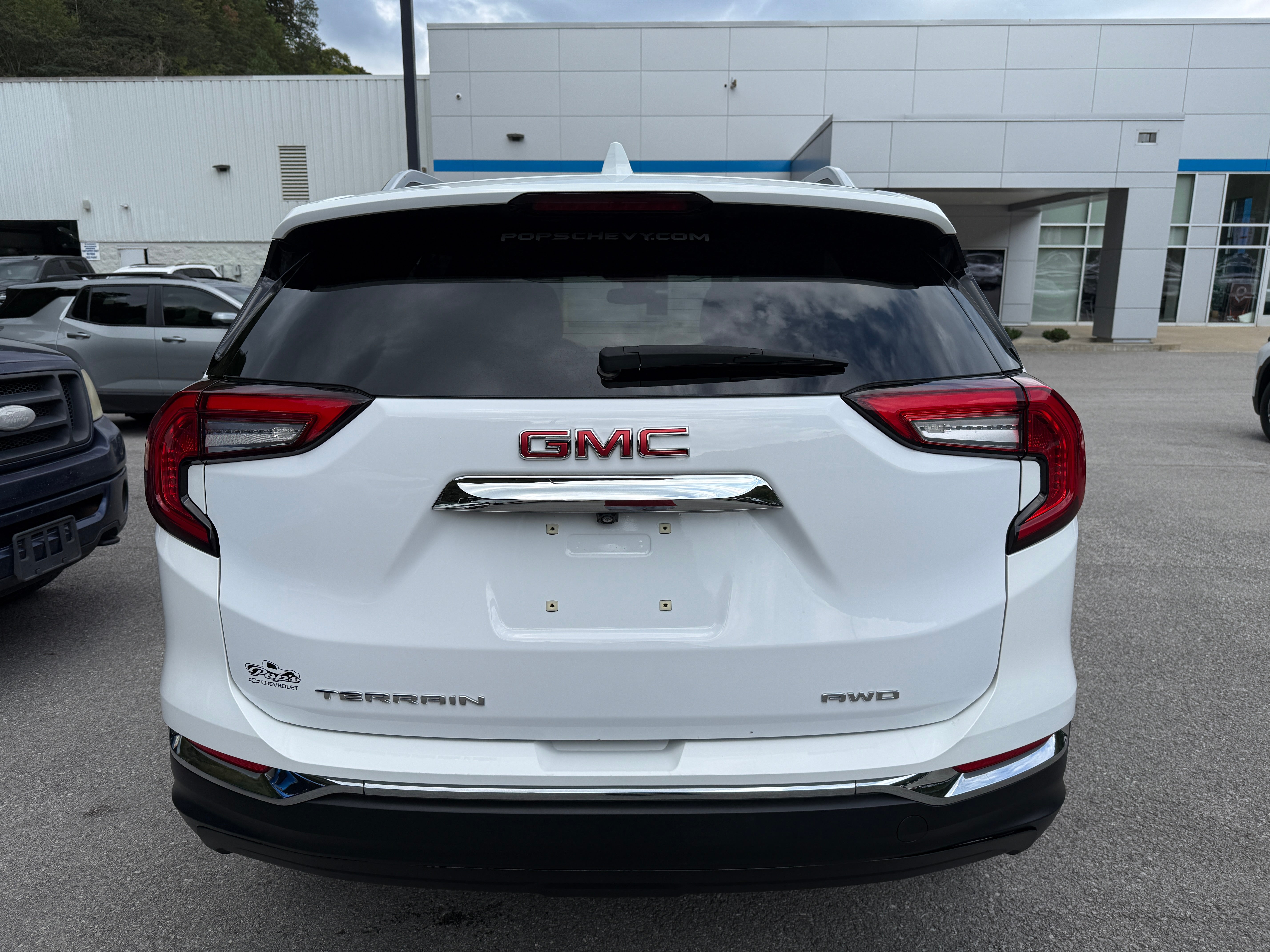 2023 GMC Terrain SLT