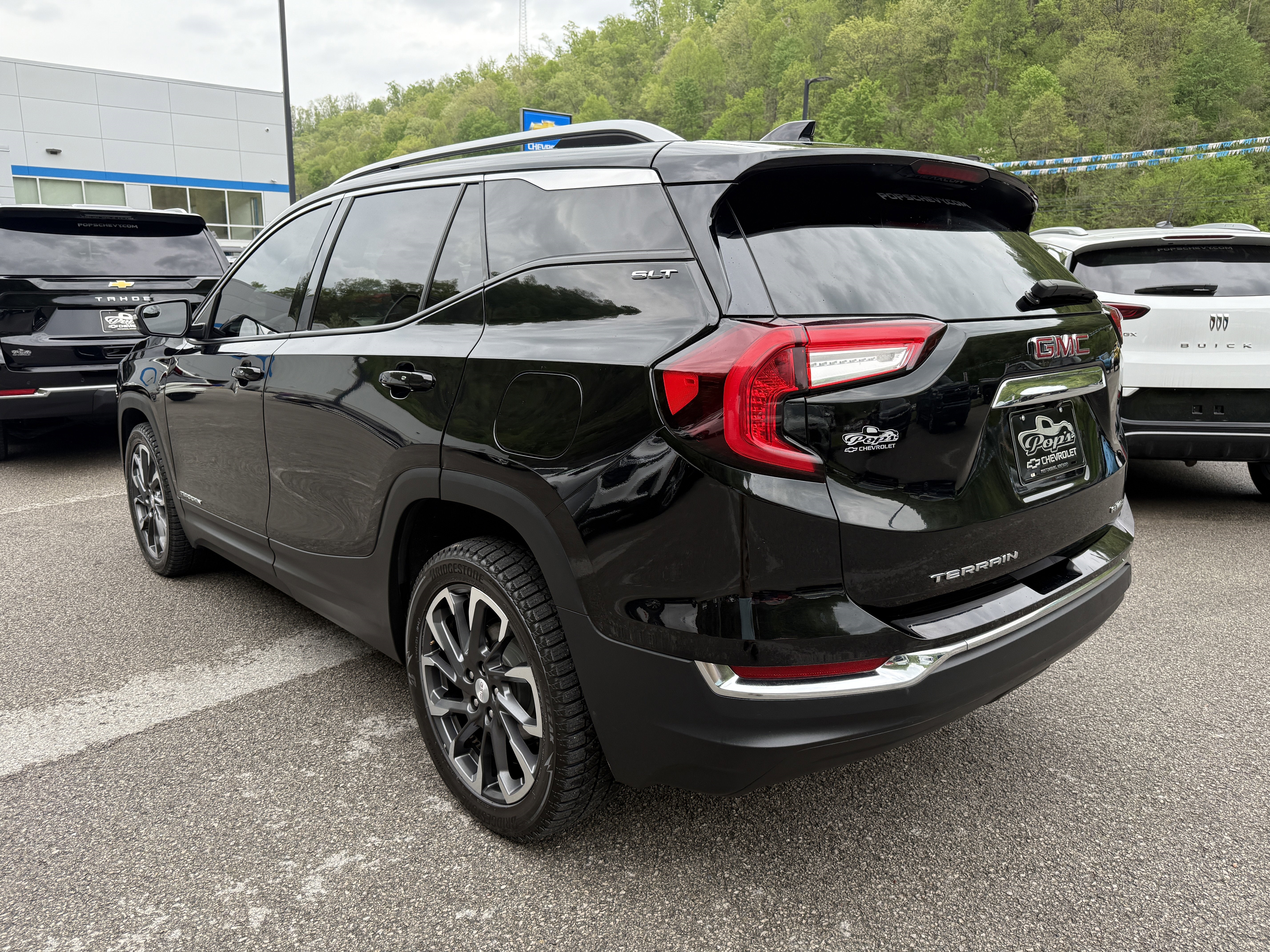 2022 GMC Terrain SLT