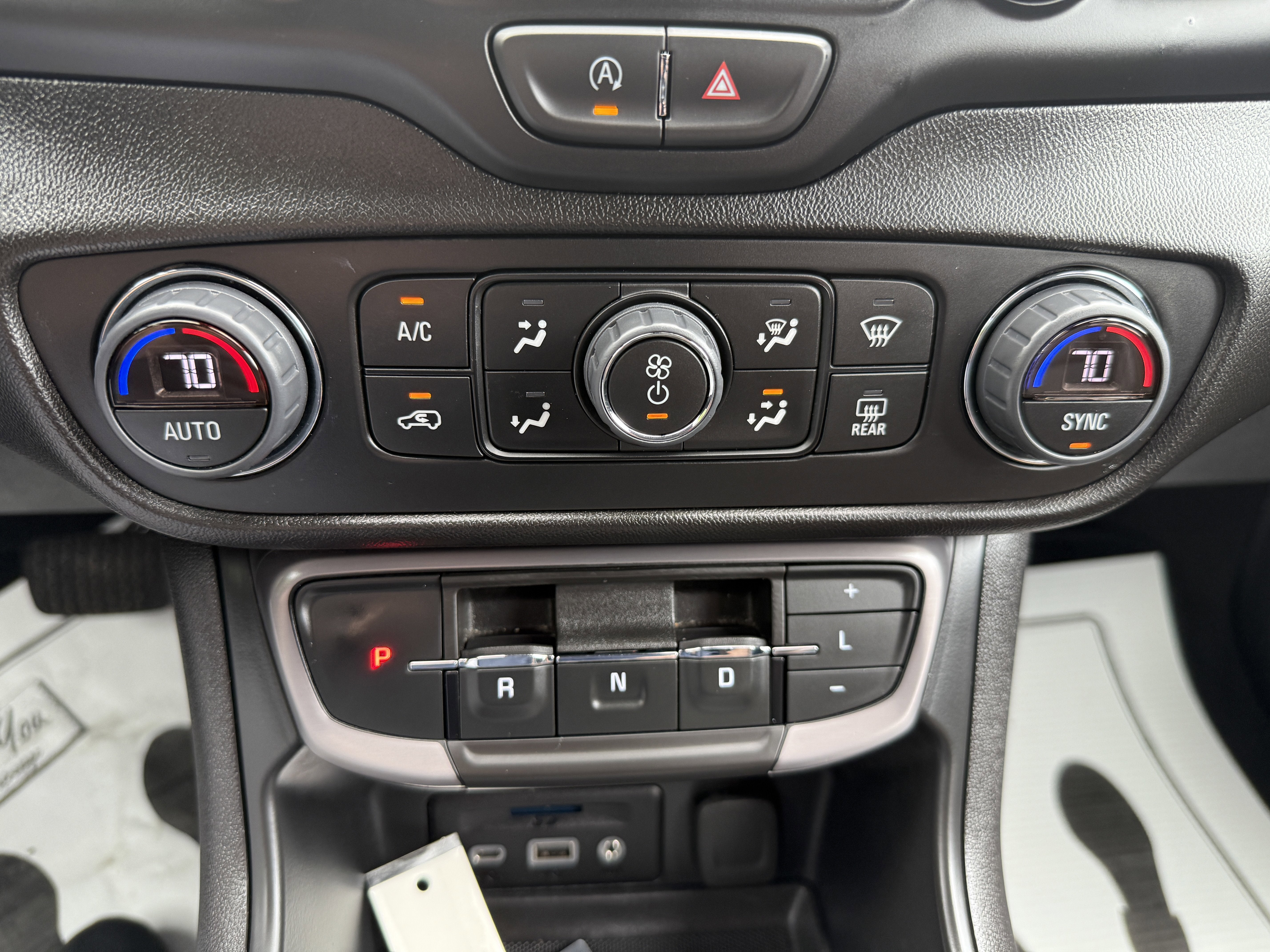 2023 GMC Terrain AT4