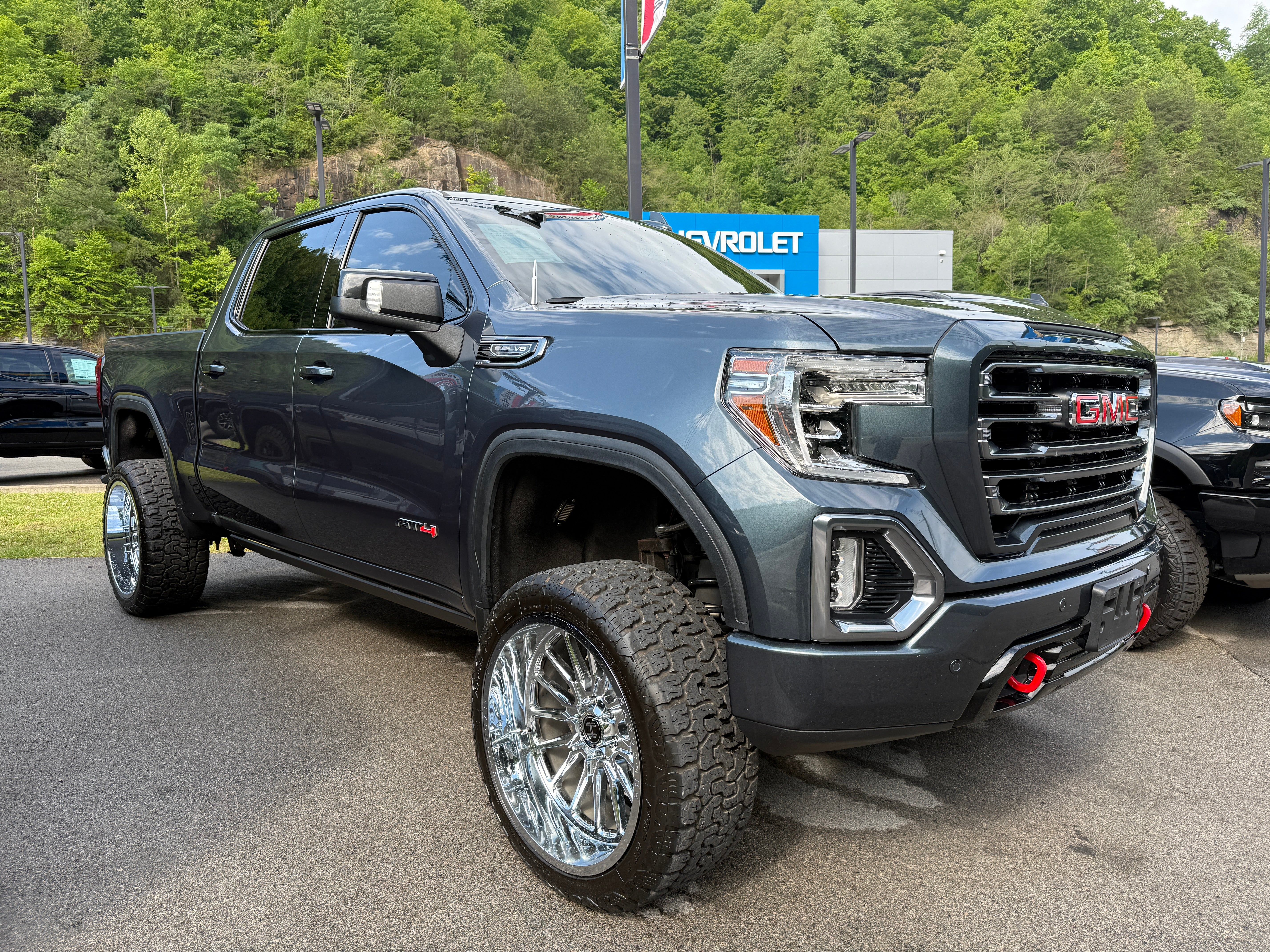 2019 GMC Sierra 4WD Crew Cab Short Box AT4's photo