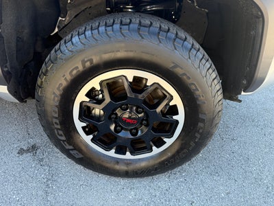 2024 Toyota Tacoma 4WD SR5