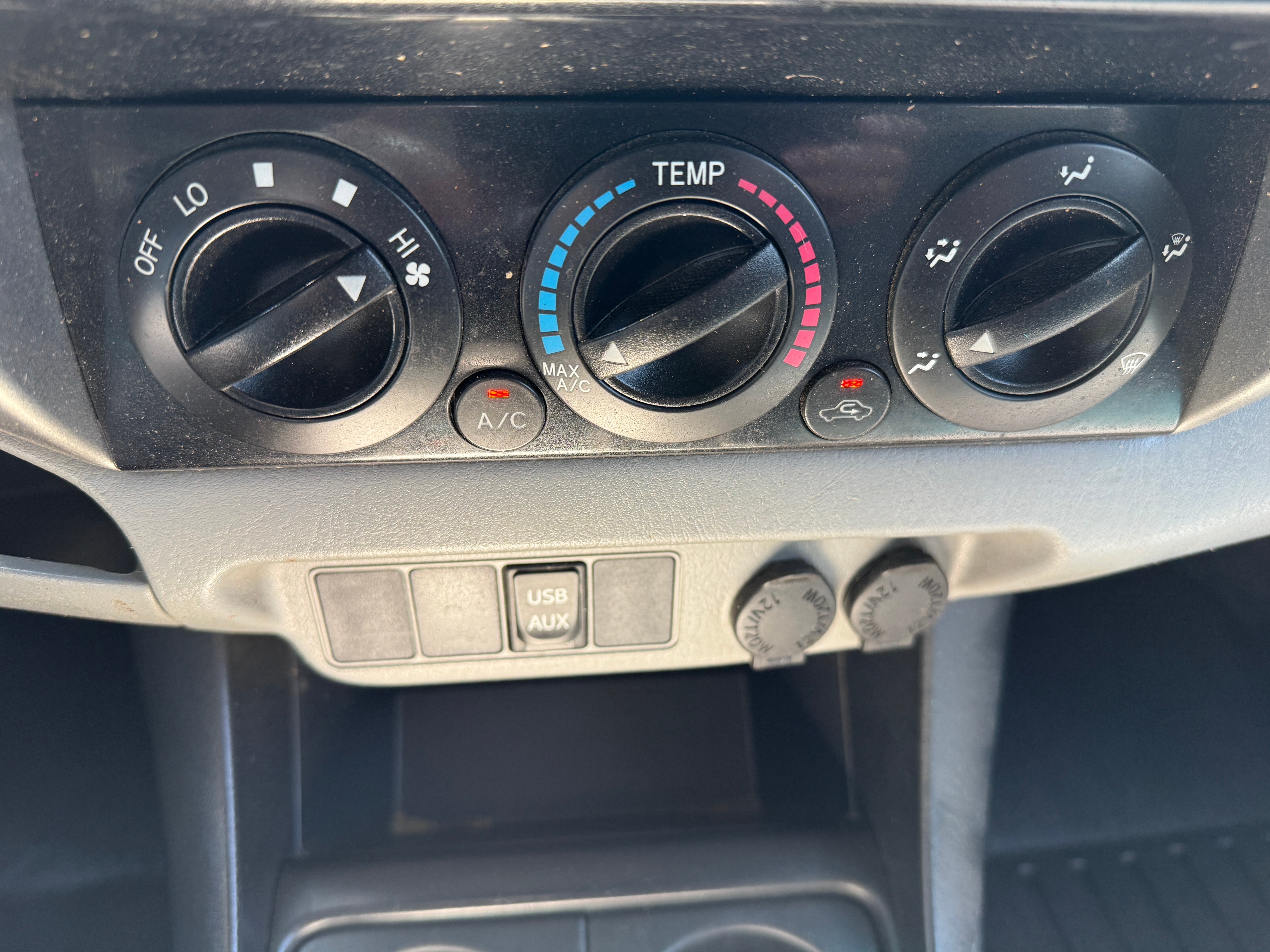 2015 Toyota Tacoma 4WD Double Cab LB V6 AT (Natl)