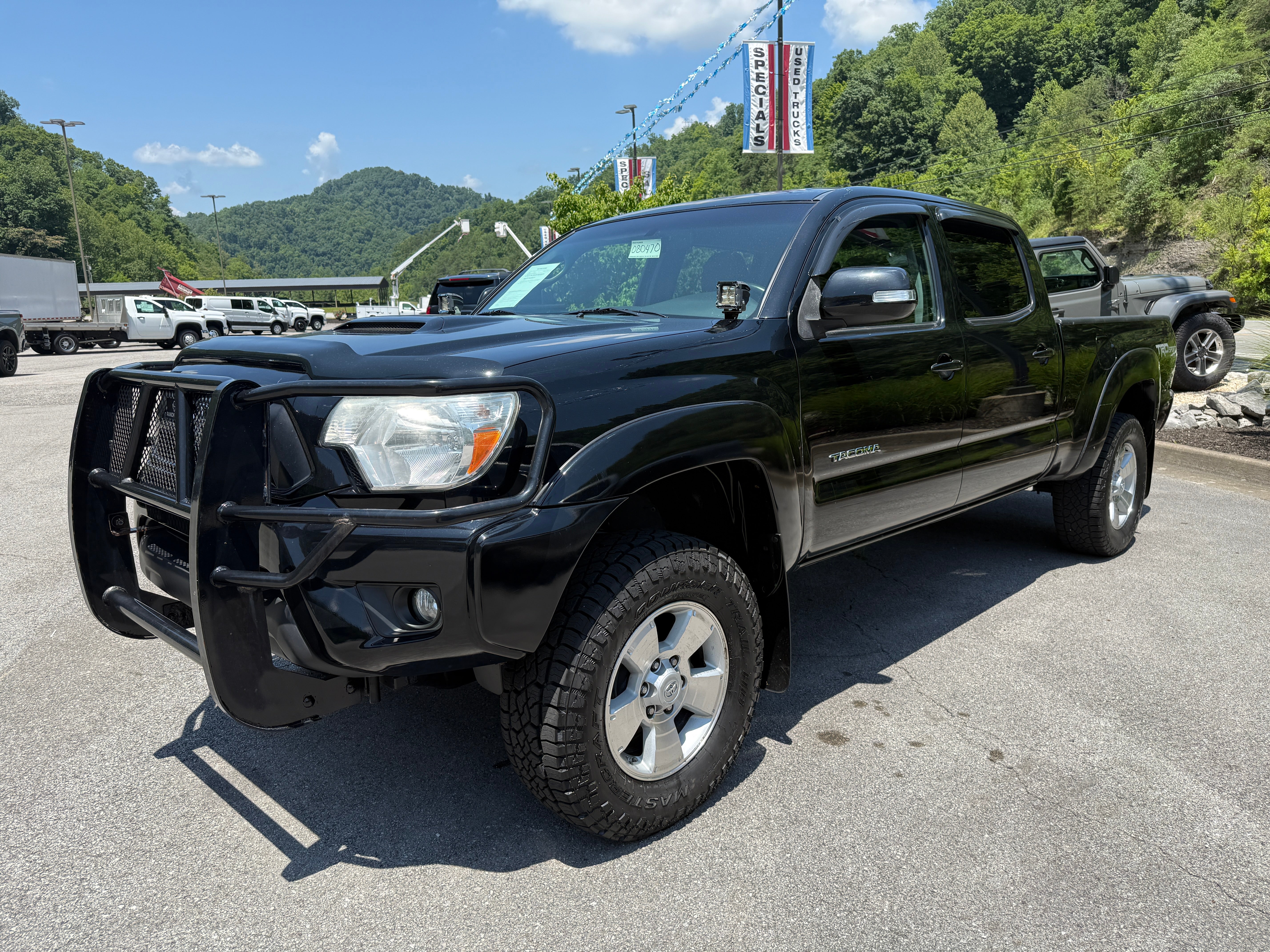 2015 Toyota Tacoma 4WD Double Cab LB V6 AT (Natl)