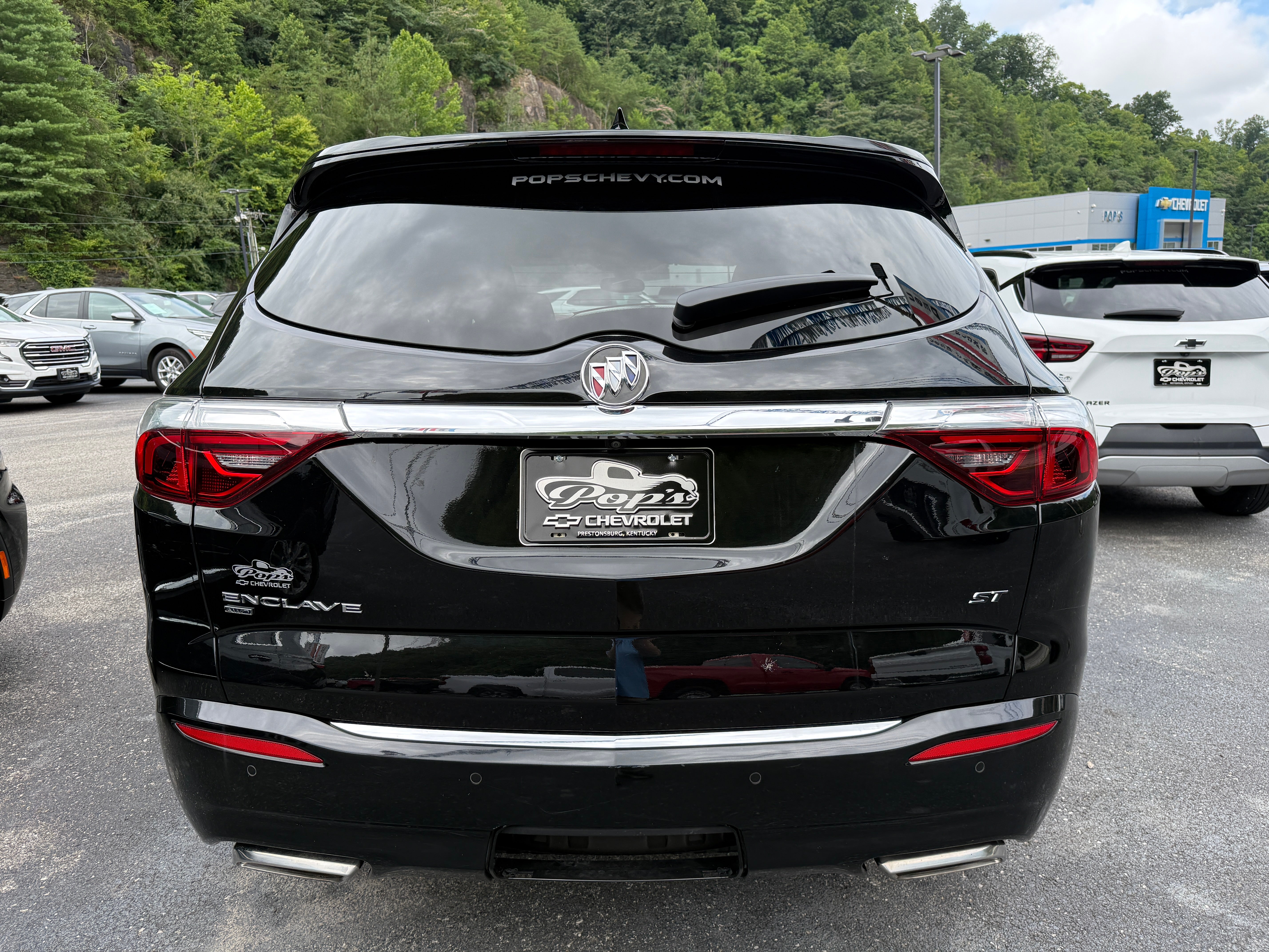 2023 Buick Enclave Essence