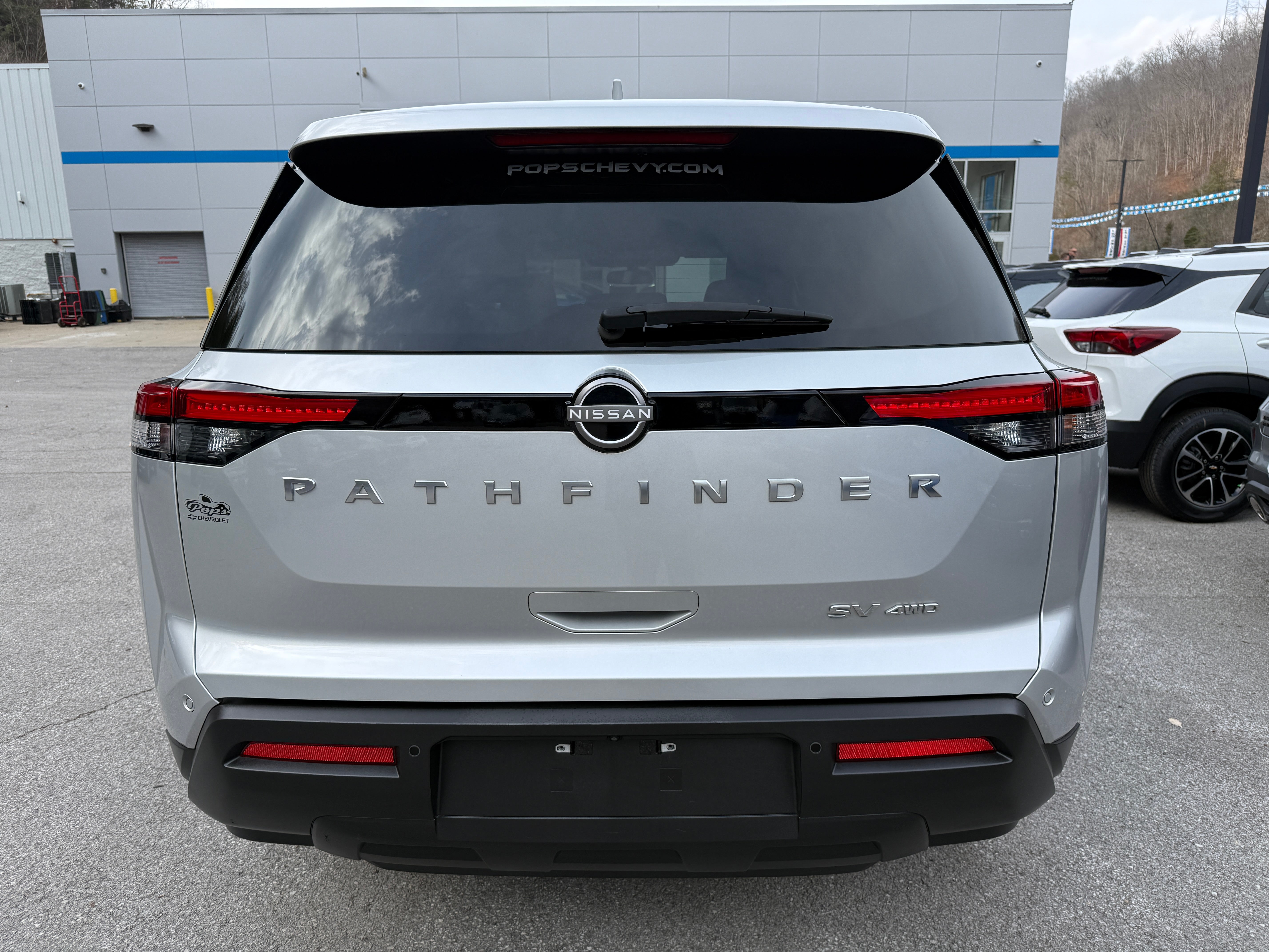 2024 Nissan Pathfinder SV