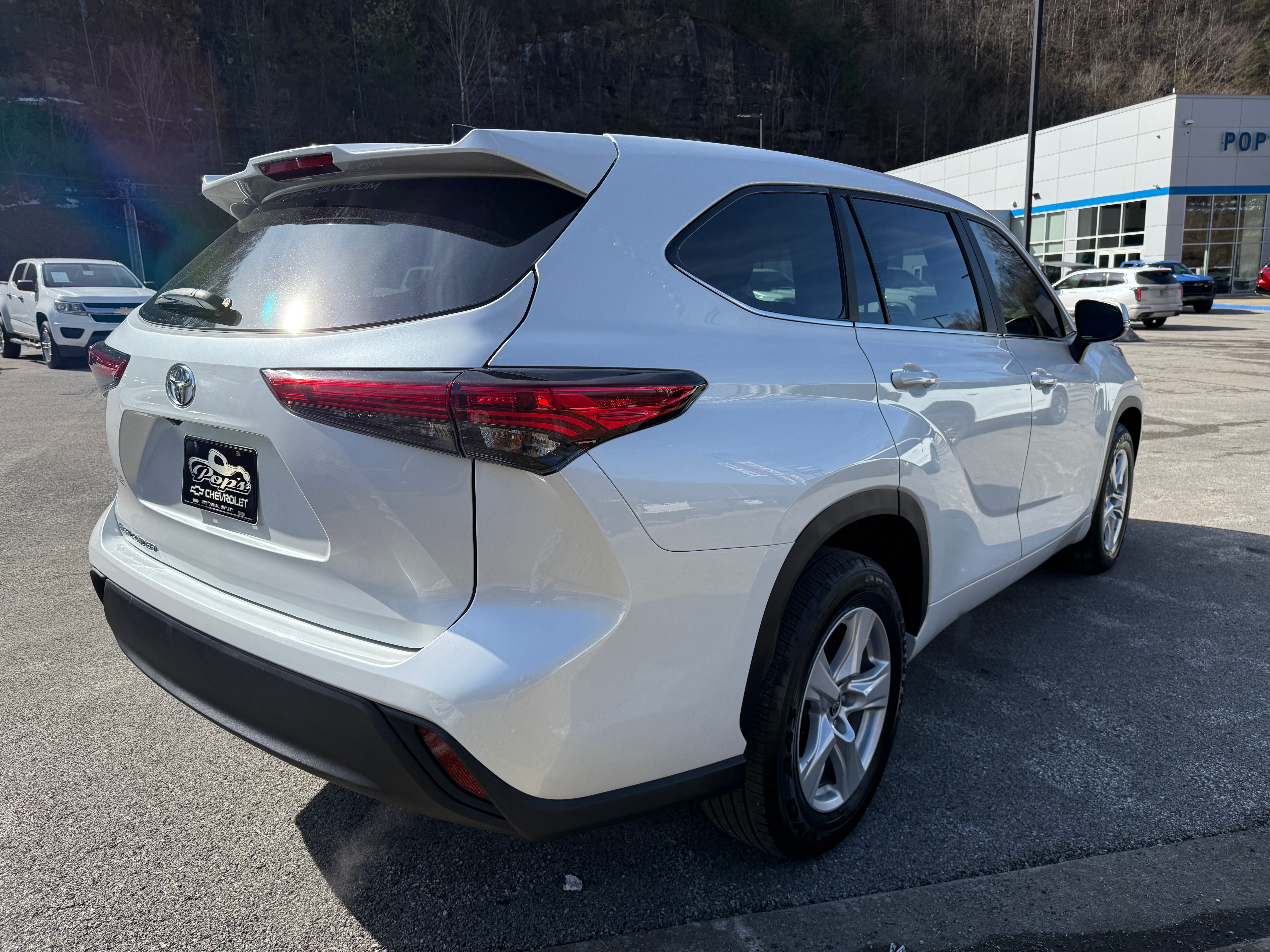 2023 Toyota Highlander L