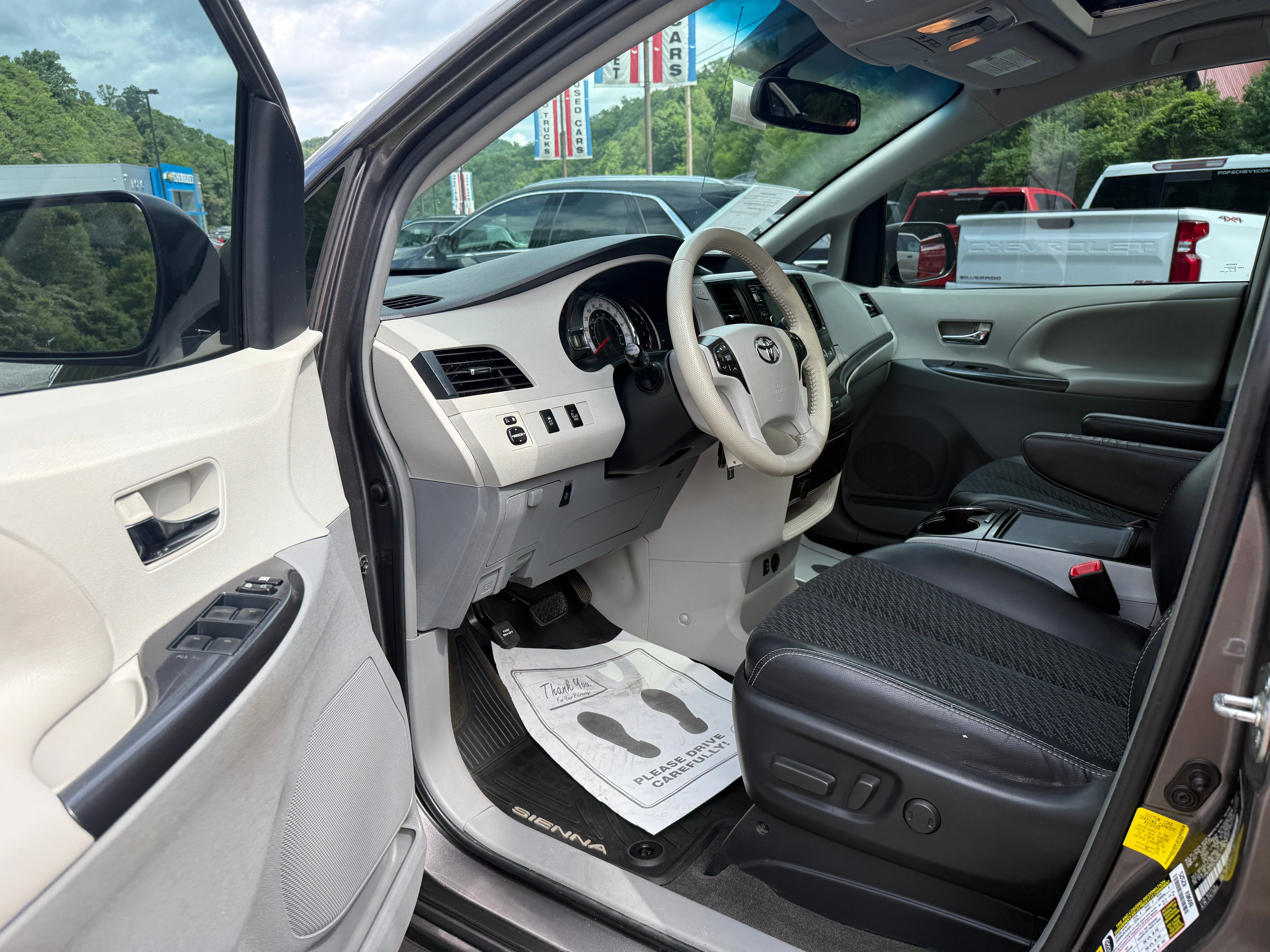 2013 Toyota Sienna SE