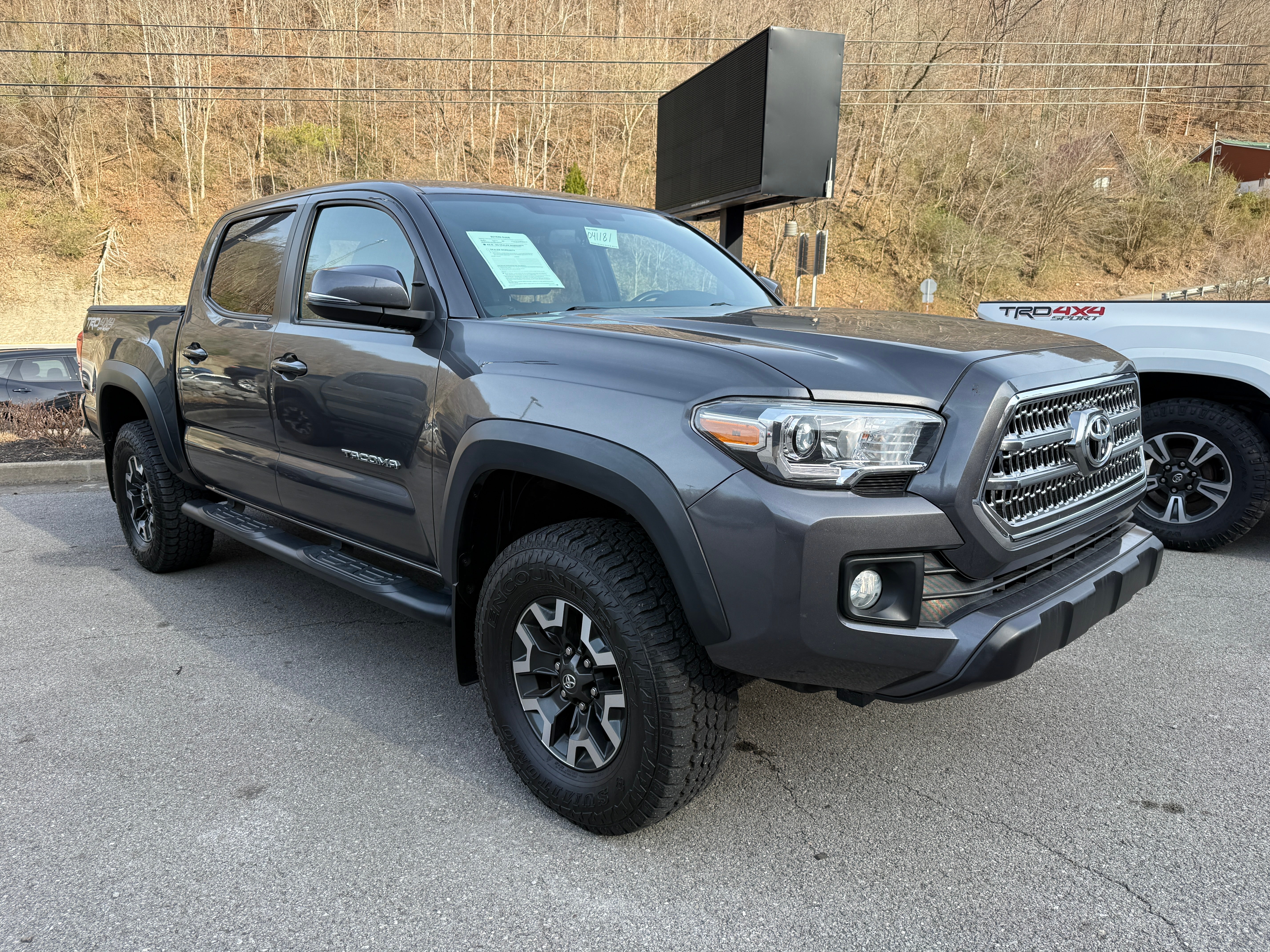 2016 Toyota Tacoma SR