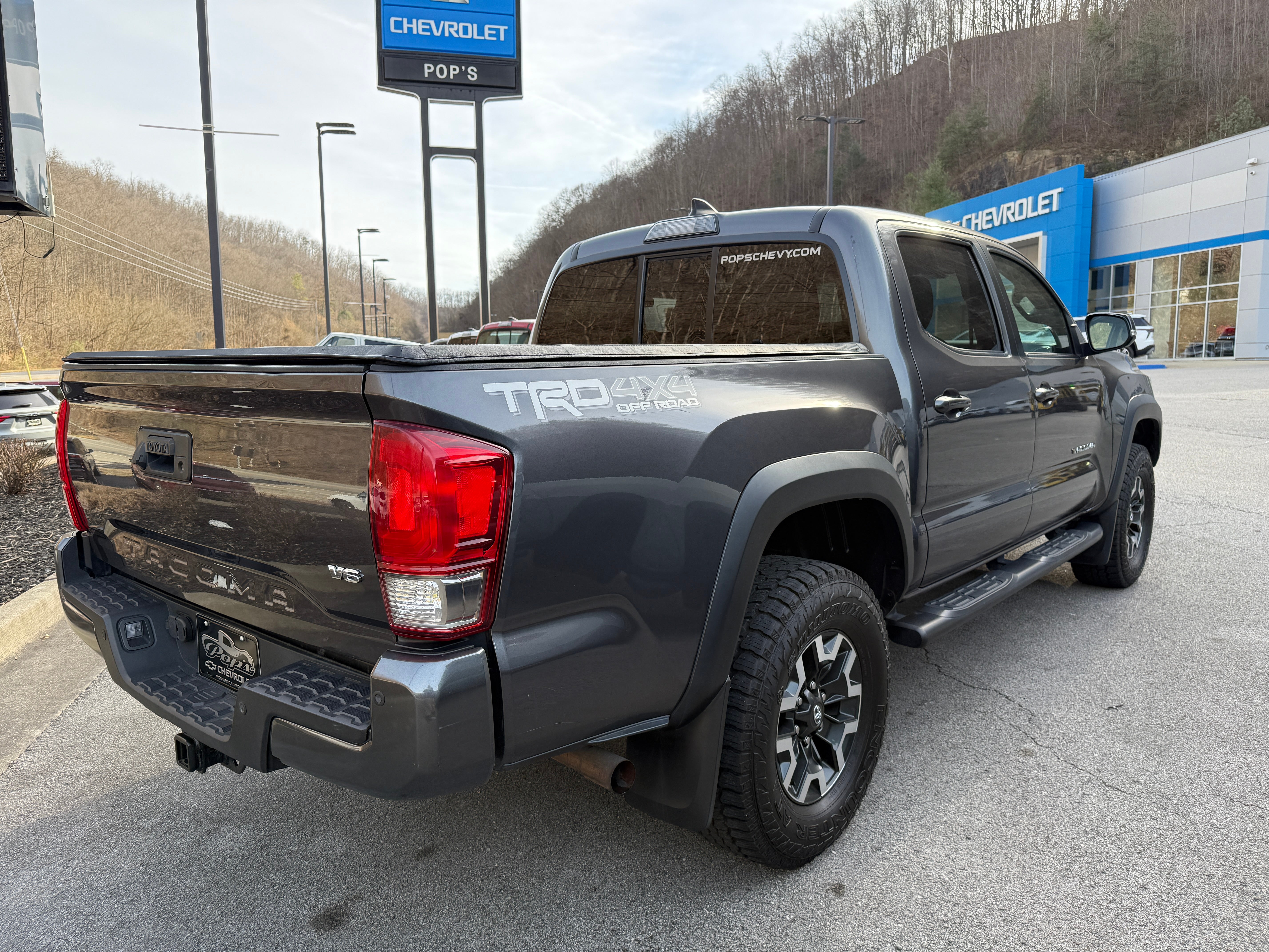 2016 Toyota Tacoma SR