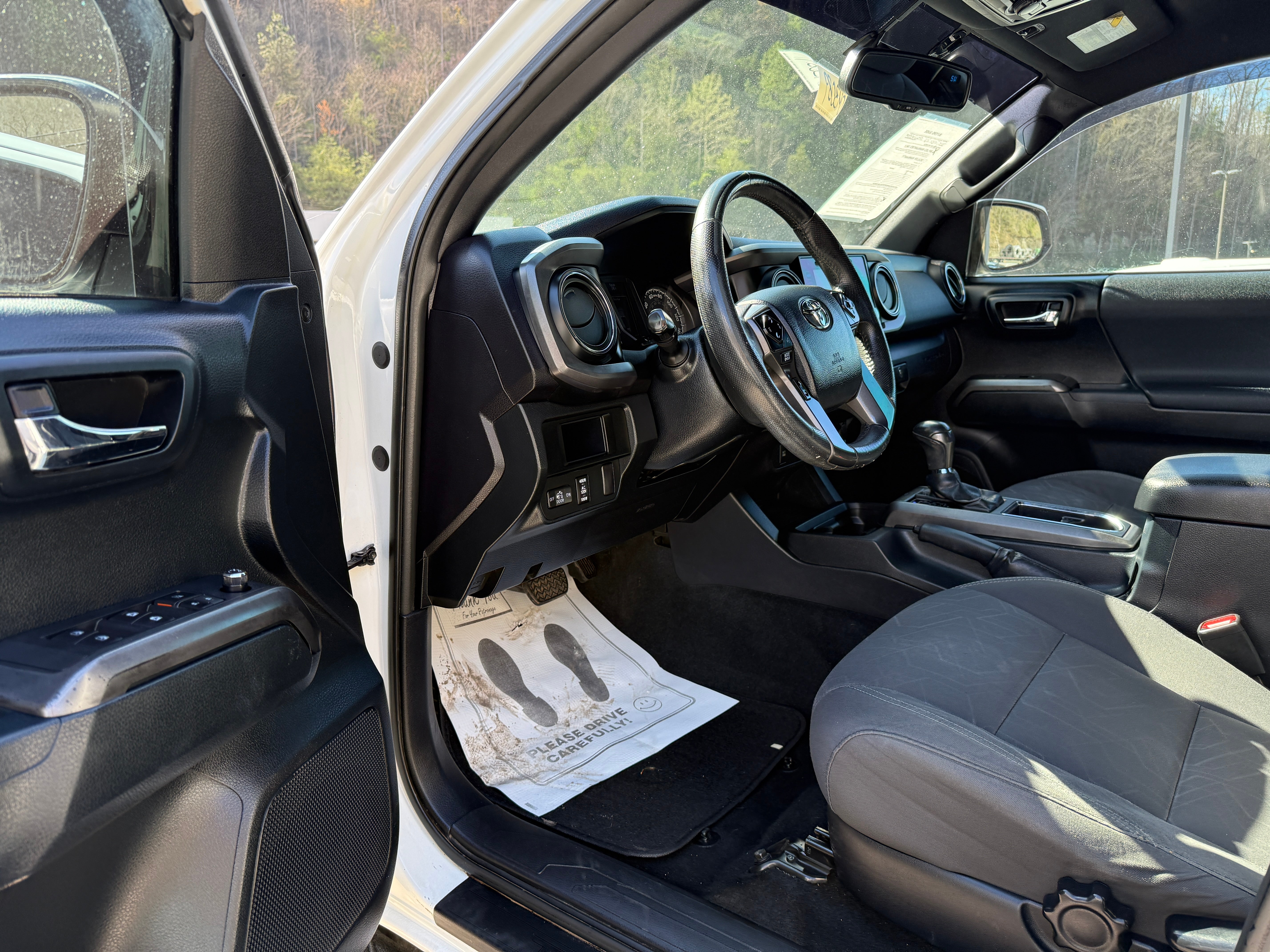 2016 Toyota Tacoma SR