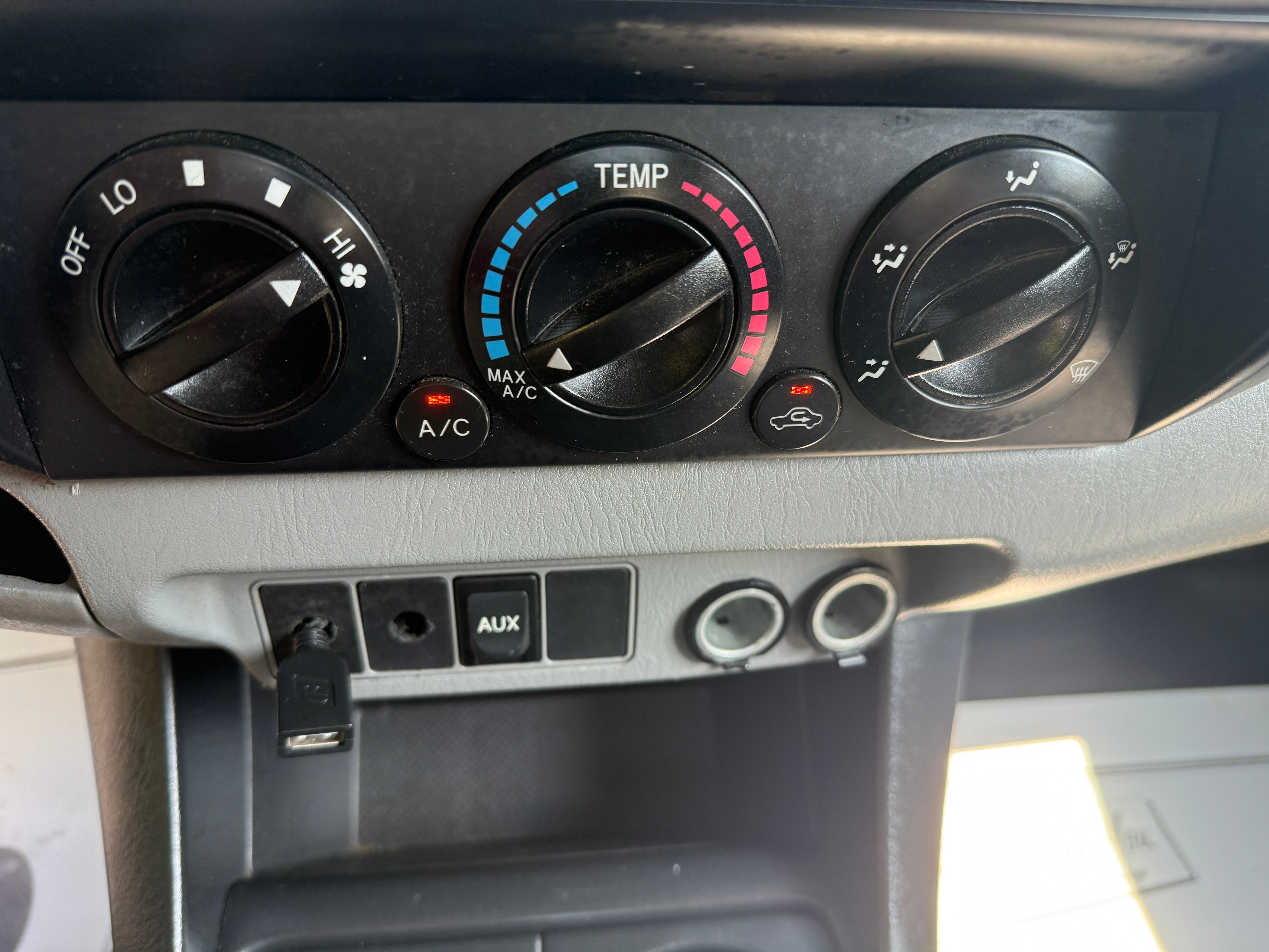 2012 Toyota Tacoma 4WD Reg Cab I4 MT (Natl)