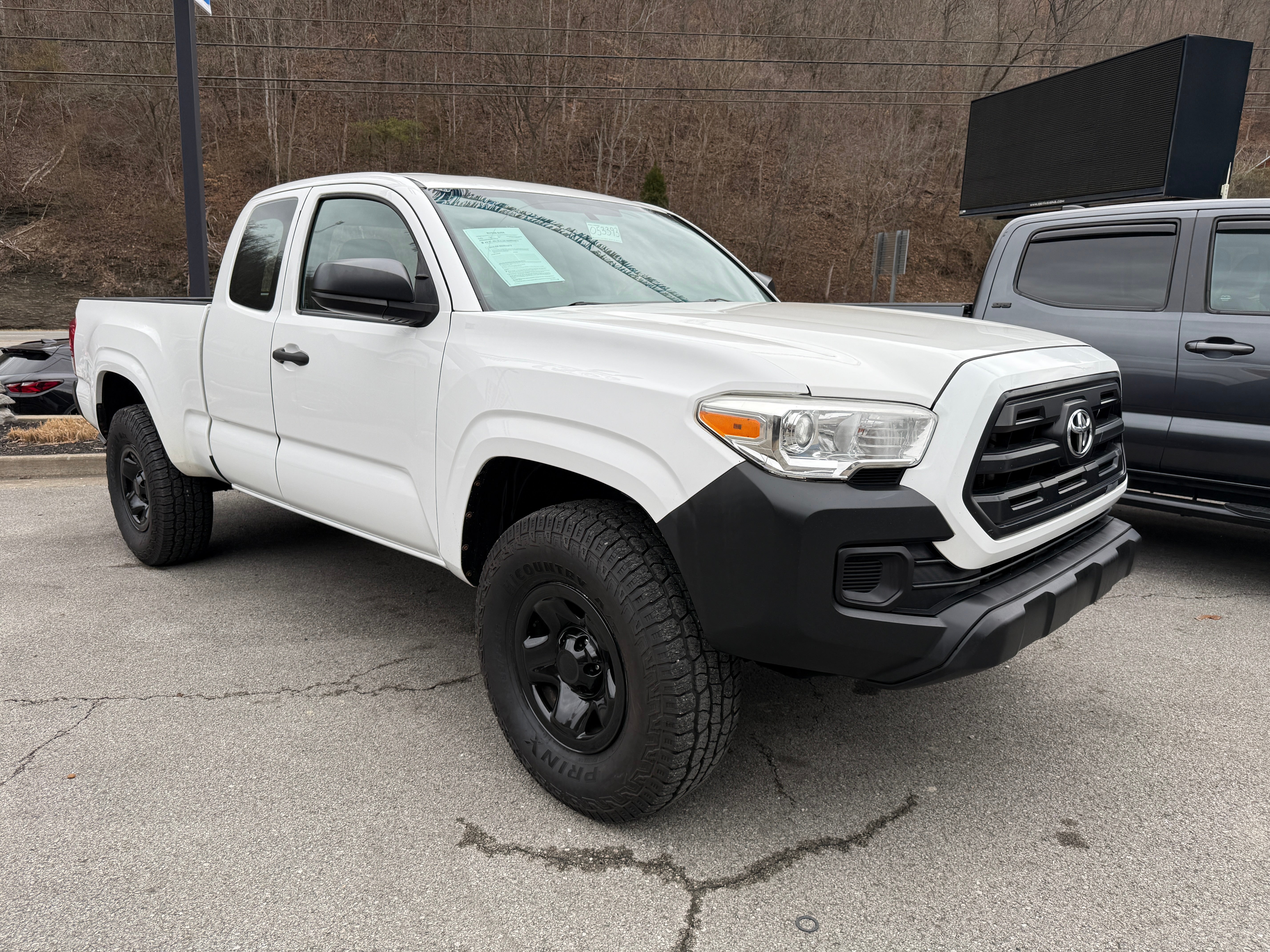 2017 Toyota Tacoma SR