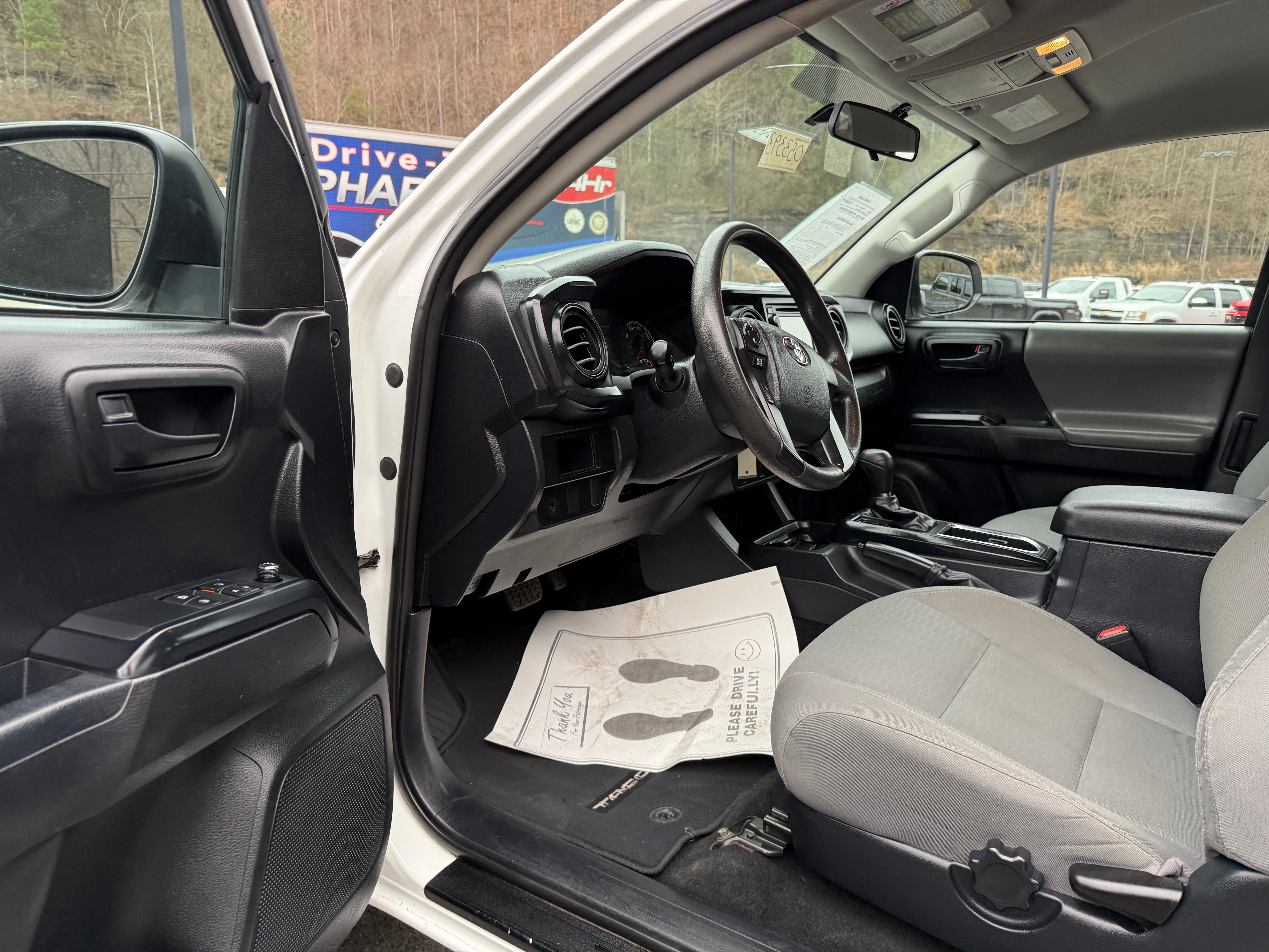 2017 Toyota Tacoma SR