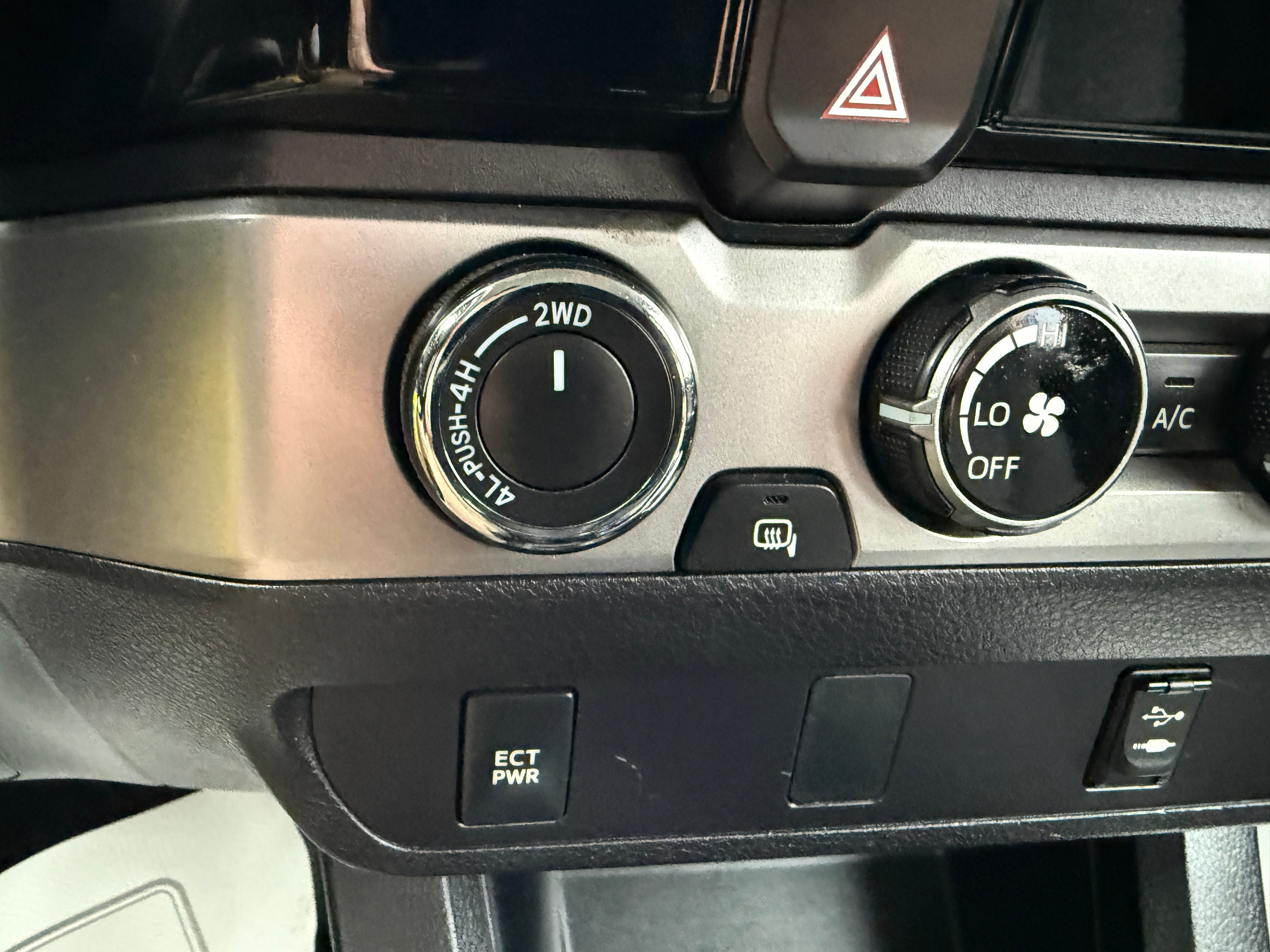 2017 Toyota Tacoma SR