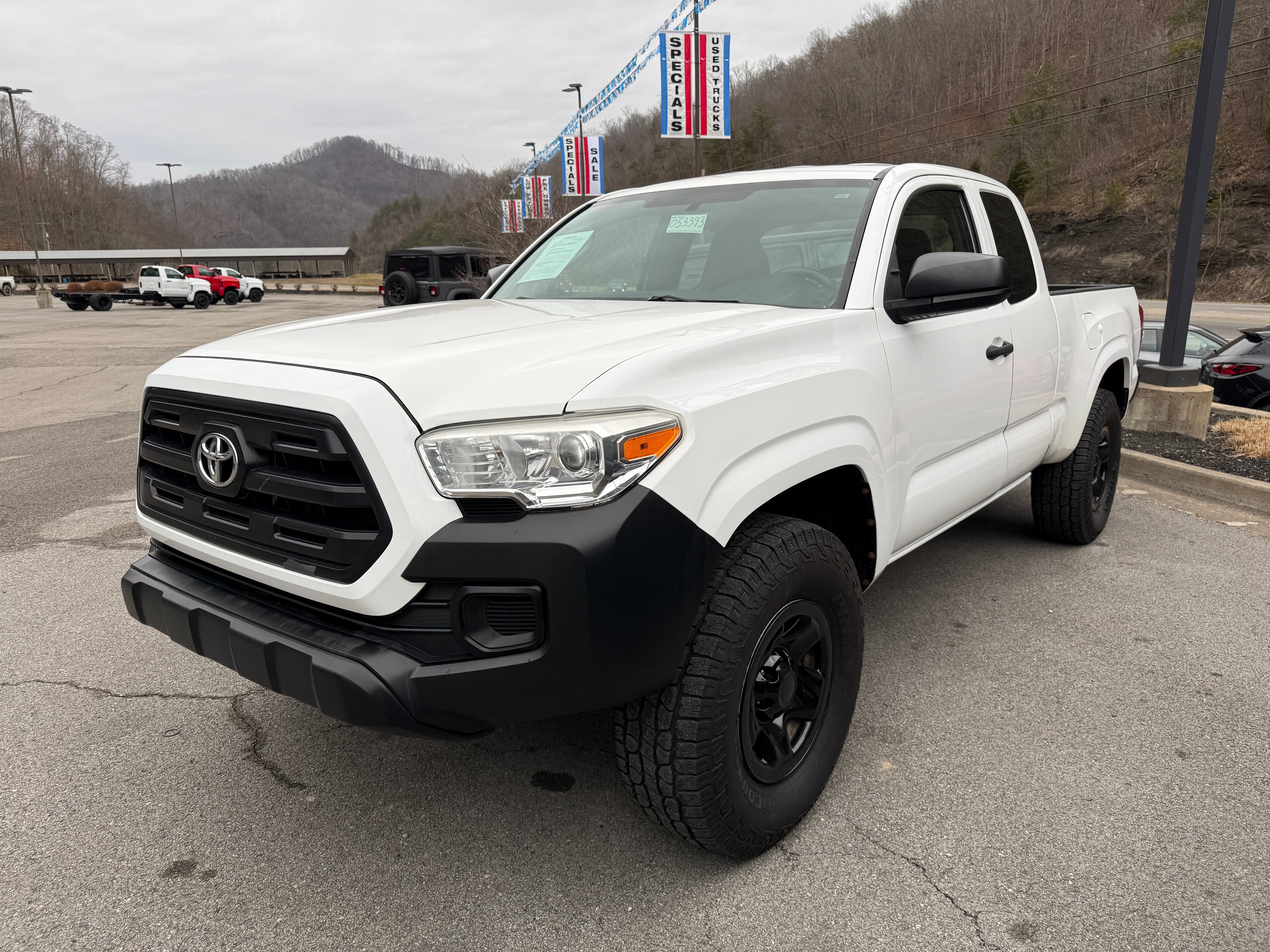 2017 Toyota Tacoma SR