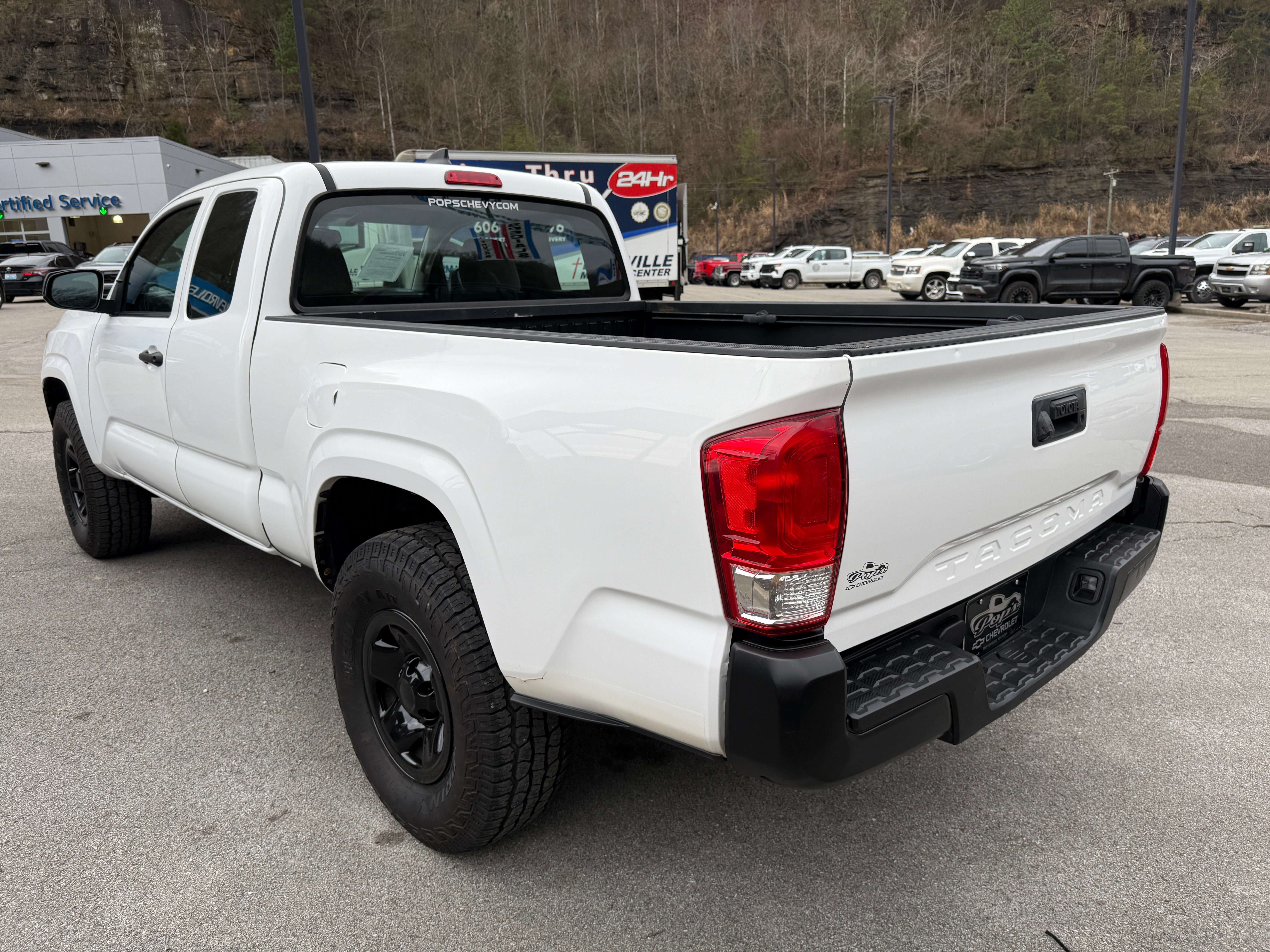 2017 Toyota Tacoma SR