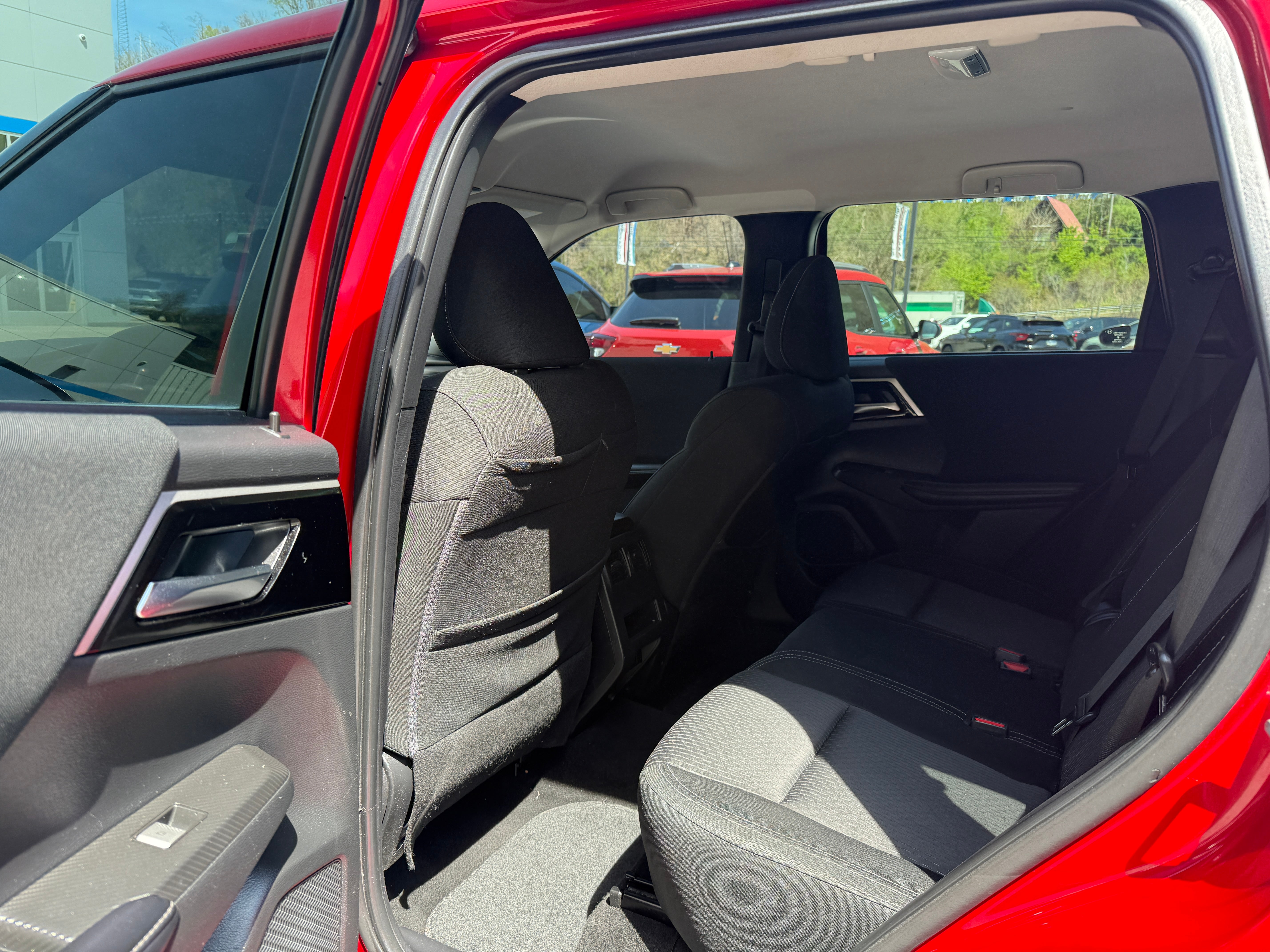 2022 Mitsubishi Outlander ES
