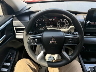 2022 Mitsubishi Outlander ES