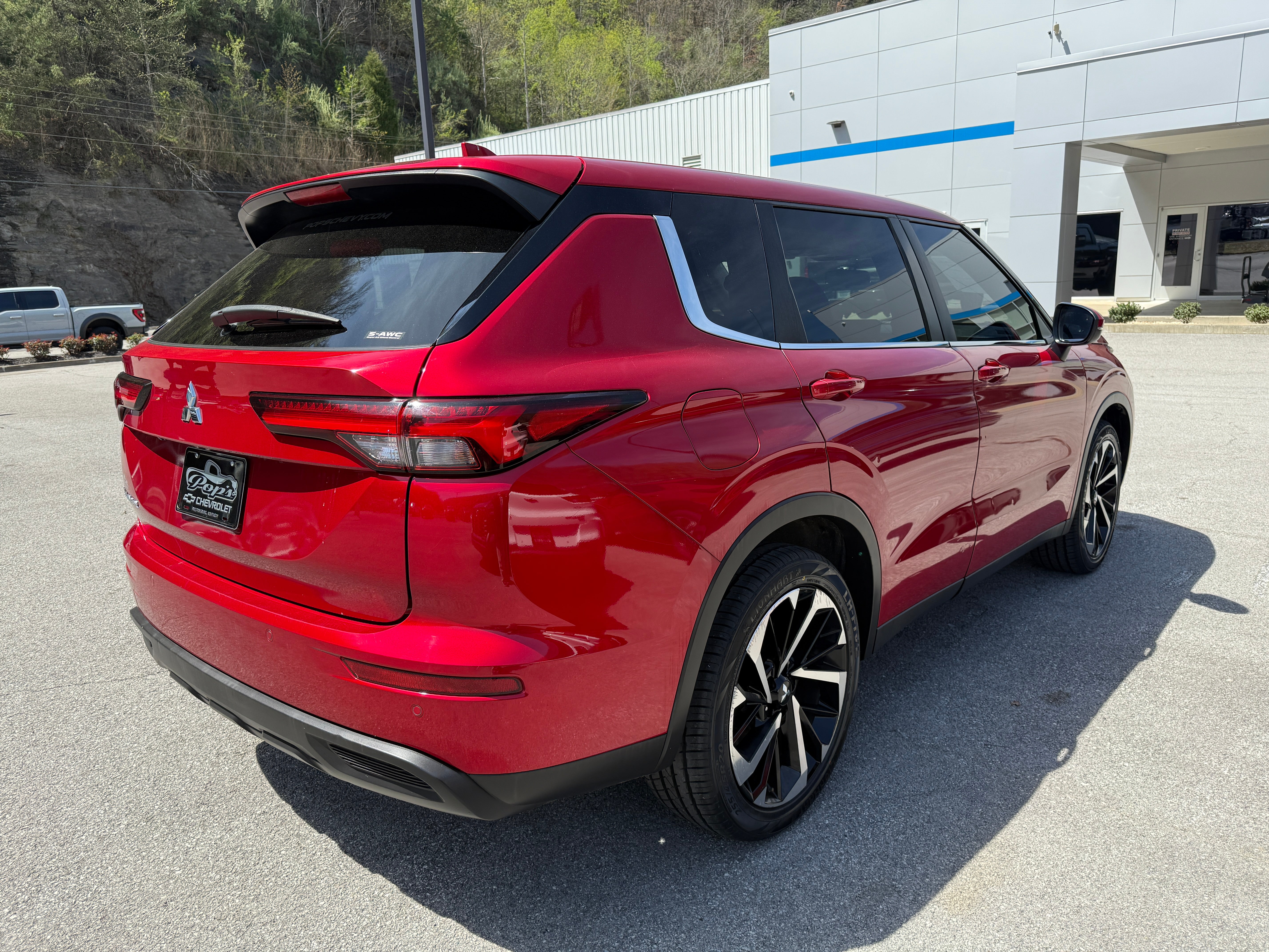 2022 Mitsubishi Outlander ES