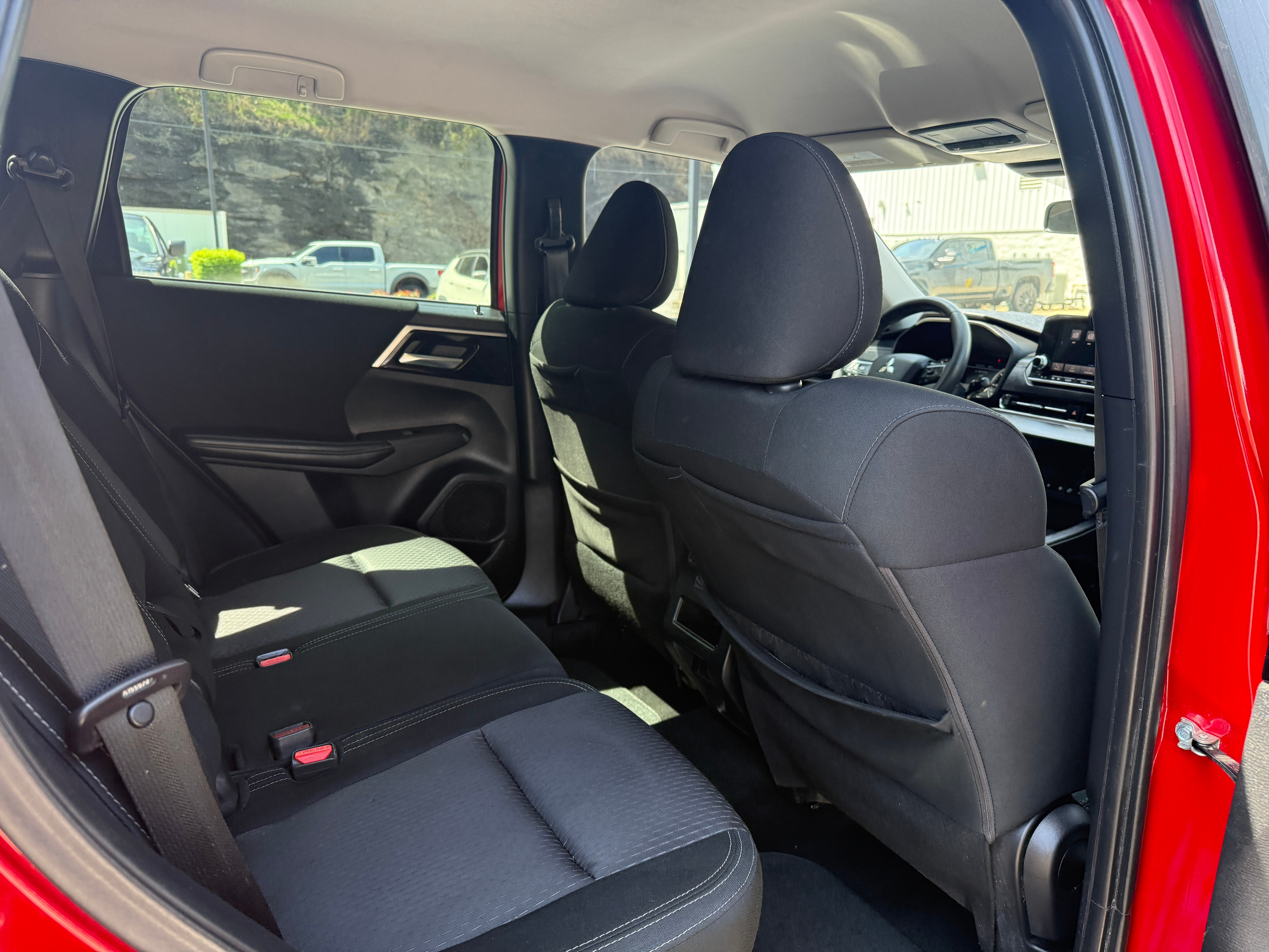2022 Mitsubishi Outlander ES