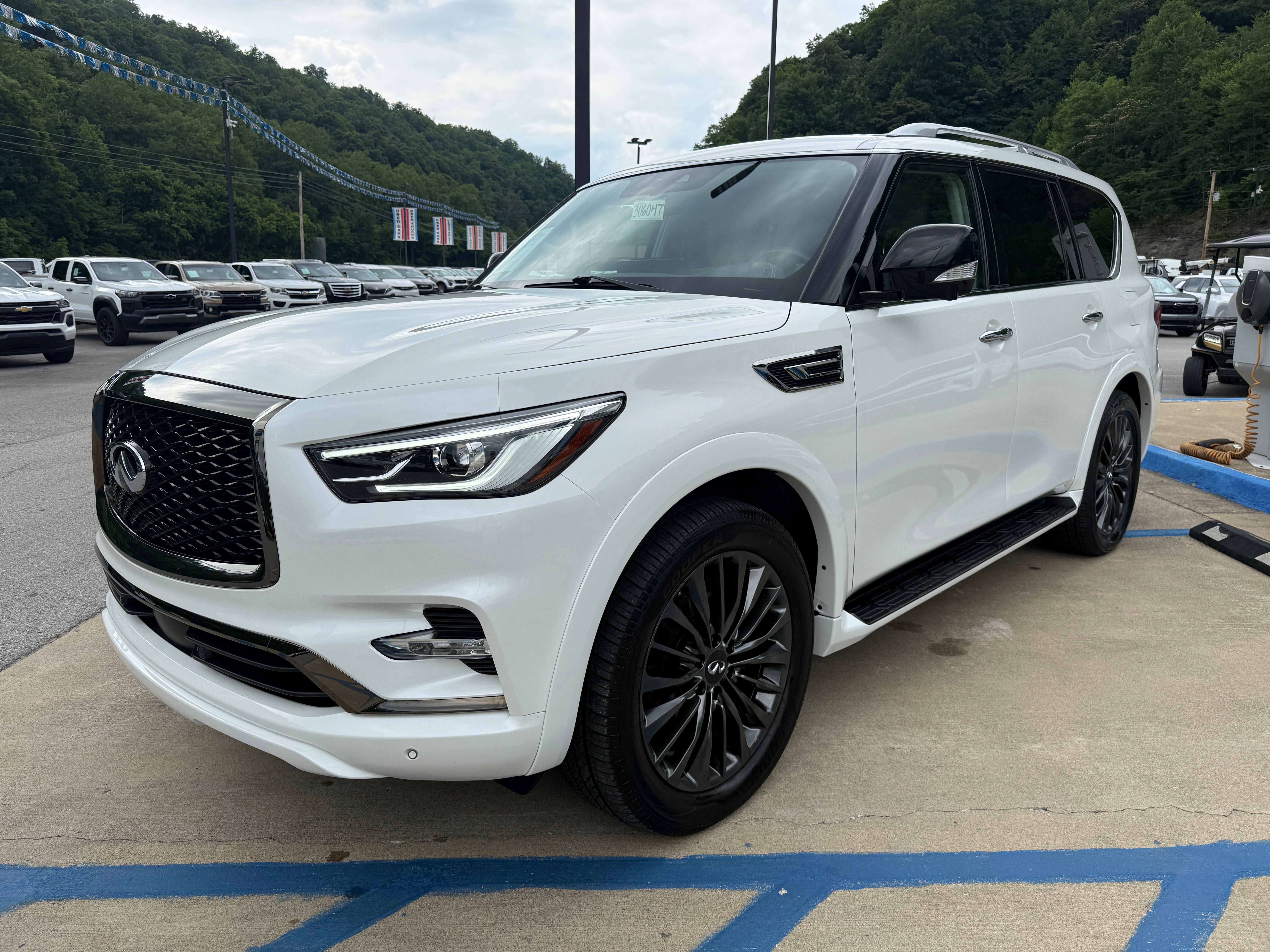 2023 INFINITI QX80 PREMIUM SELECT