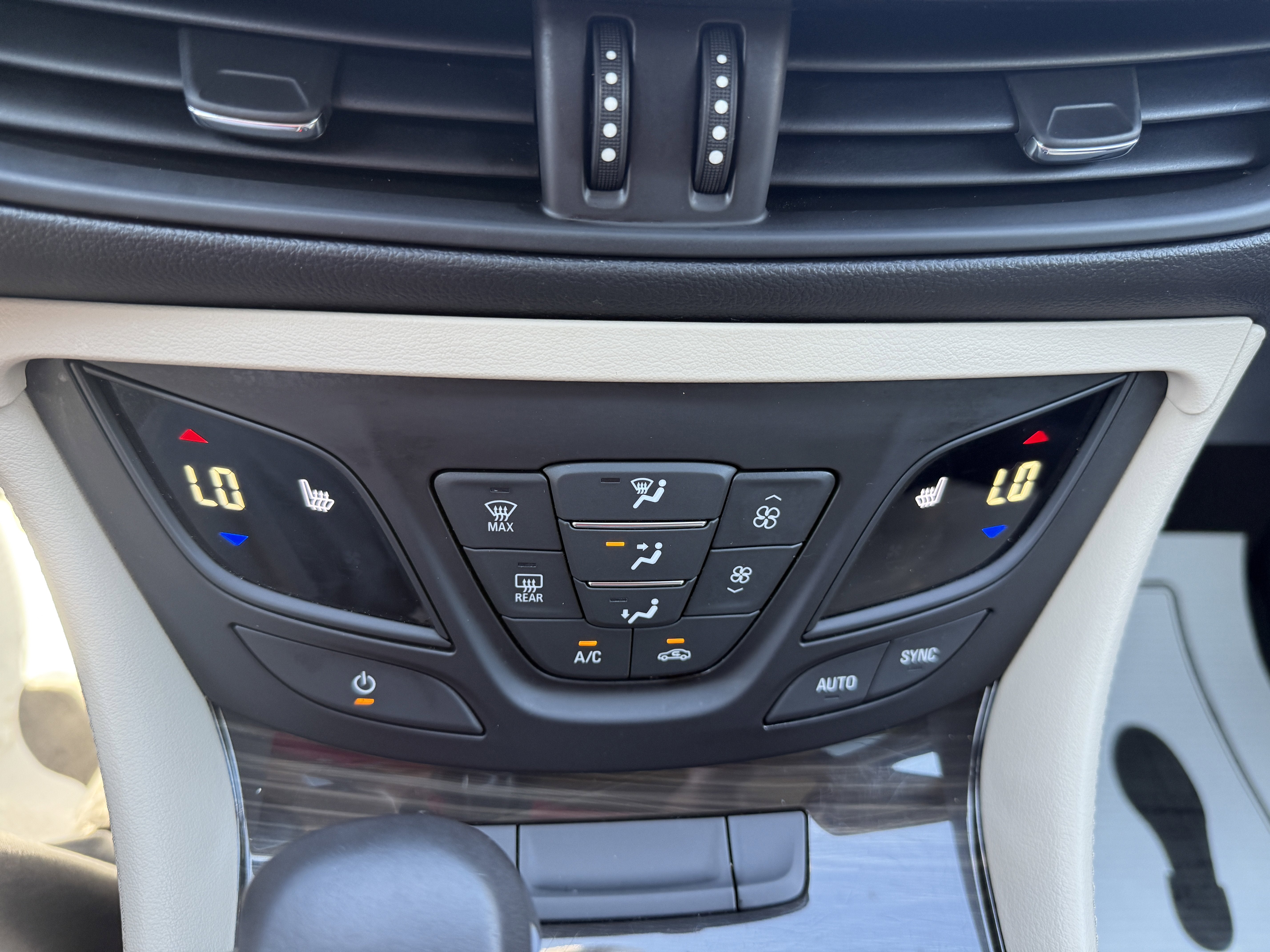 2020 Buick Envision Essence Group